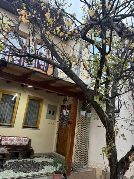 Куќа 150 м² со двор и гаража во Шуто Оризари