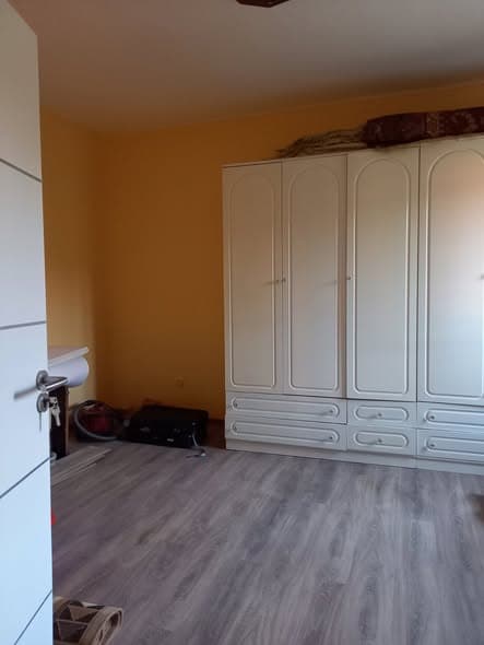 Стан 66 м² во населба Пролет, Центар