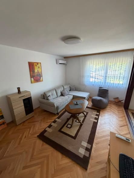 Наместен стан 100 м² за изнајмување во Чаир