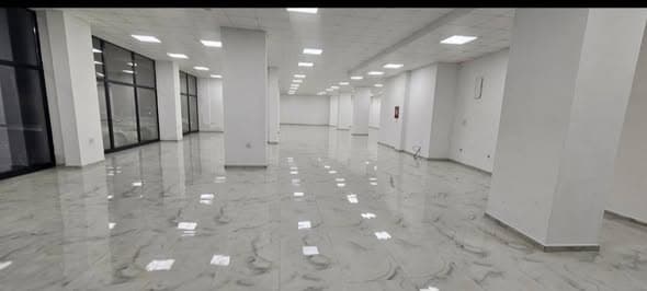 Деловен простор 418 м² за изнајмување кај Паштрик, Чаир